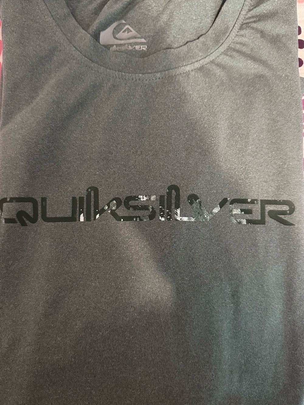 Quicksilver Men's Large Green T-Shirt